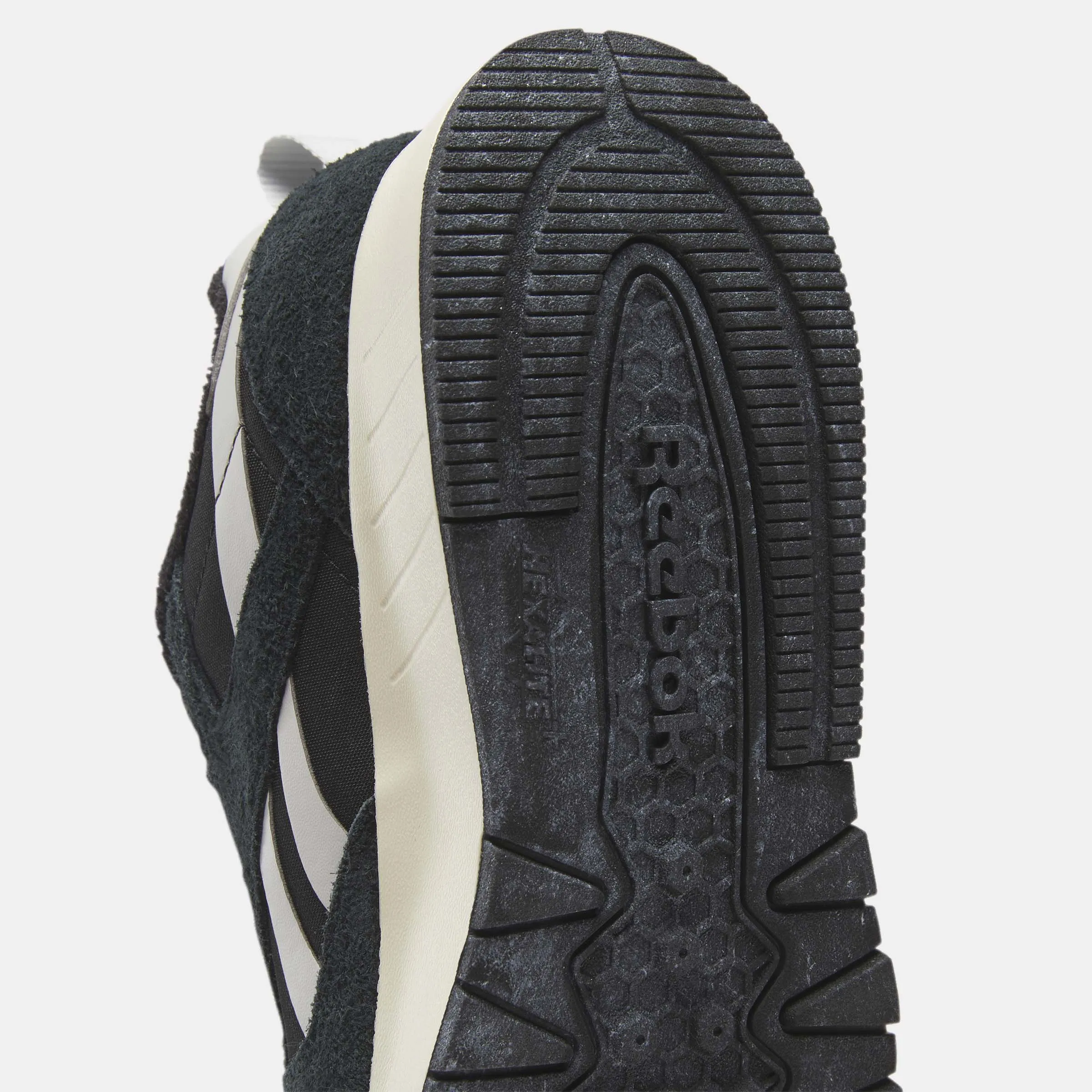 Classic Leather Hexalite   Black/Steely Fog/Alabaster